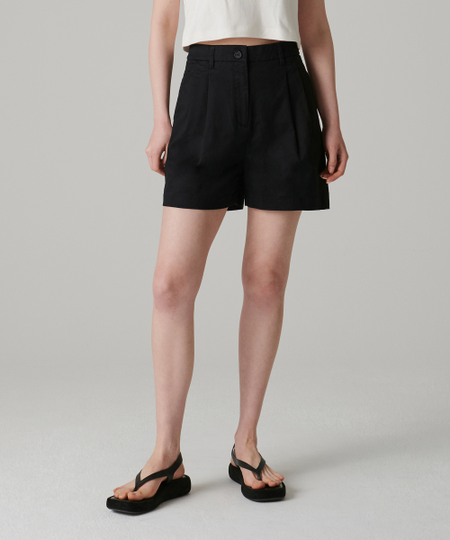 Women's Two-Tuck Wide Chino Shorts [Black] thumbnail 7