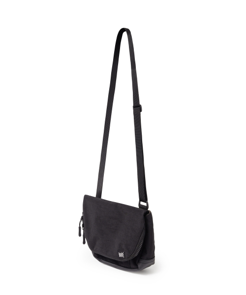 STRIVE MINI MESSENGER BAG - BLACK