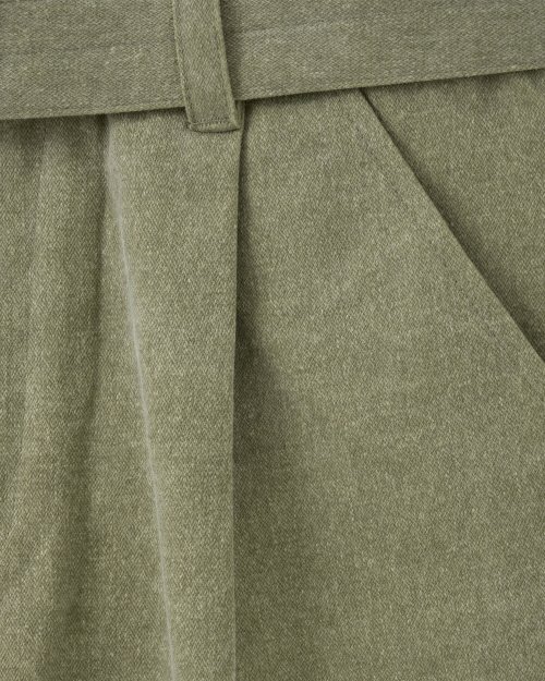 ONE TUCK WASHED BELTED PANTS DUSTY GREEN