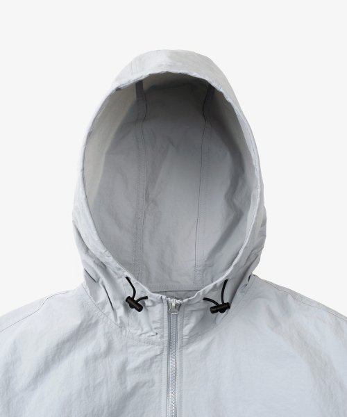 LIGHT WEIGHT WIND JUMPER (LIGHT GREY)