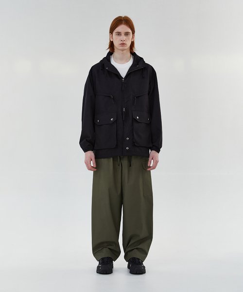 MOUNTAIN PARKA (BLACK)