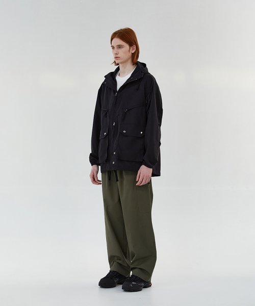 MOUNTAIN PARKA (BLACK)