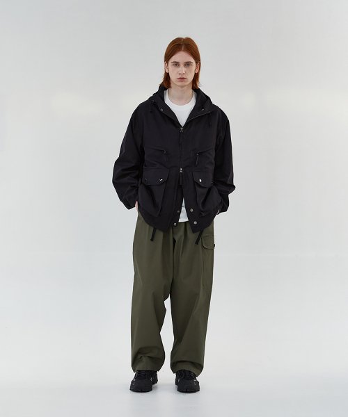 MOUNTAIN PARKA (BLACK)
