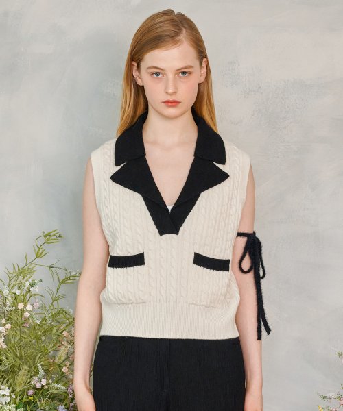 Double collar Cable Knit Vest