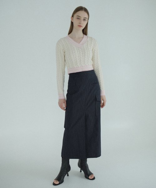 с V-образным вырезом CABLE KNIT / LIGHT бежевый
