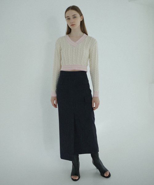 с V-образным вырезом CABLE KNIT / LIGHT бежевый