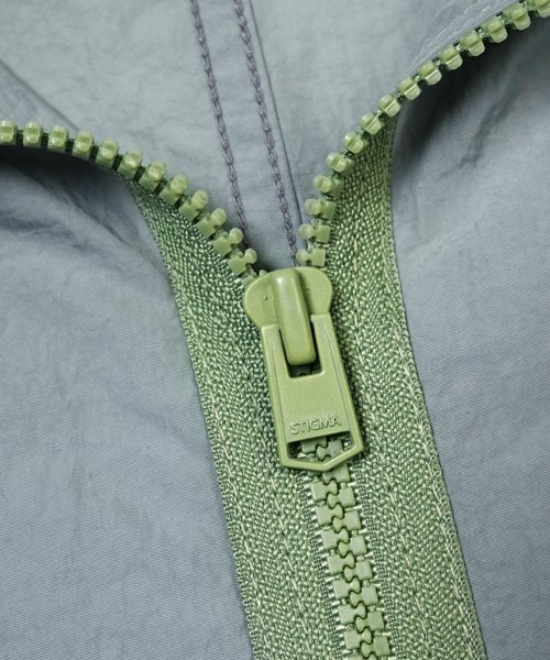 23 STITCHED WINDBREAKER серый
