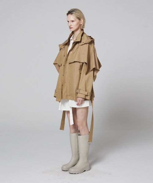 Short trench coat