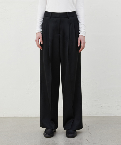 BASIC WIDE TWO TUCK SLACKS_BLACK