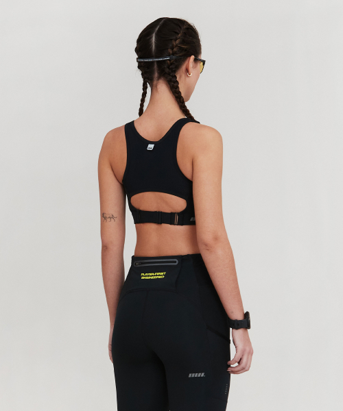 WOMENS PACER BRATOP (CROSS BAND)_BLACK