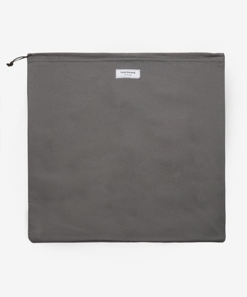 MUSINSA | THOM BROWNE Large Zipper Tablet Holder - Black / MAC020L00198001