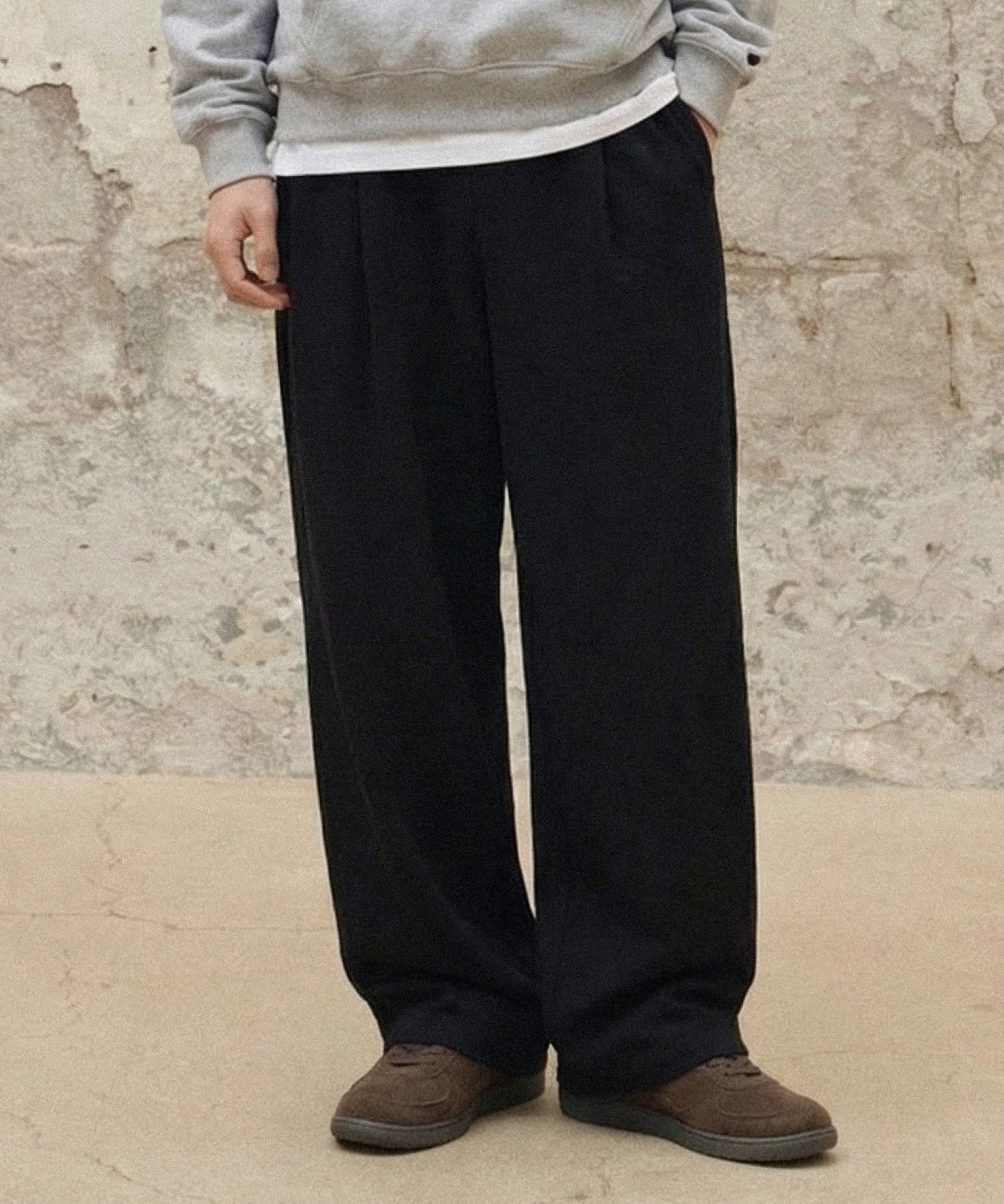 ONE-TUCK вайд SWEAT брюки [черный]