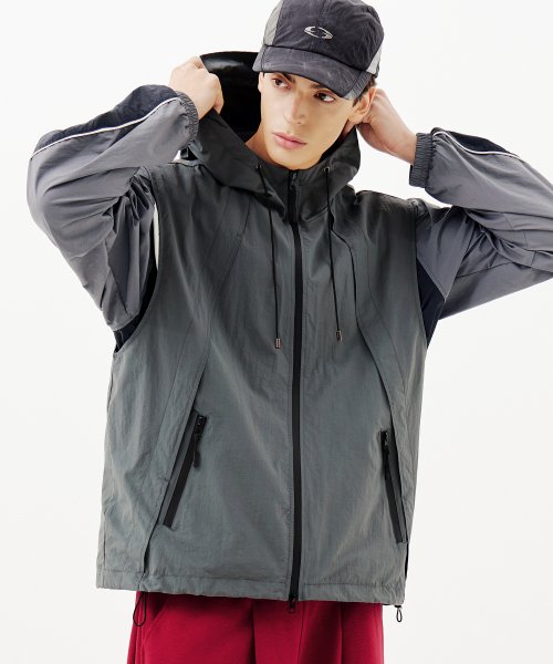 DIVISION NYLON HOOD ZIP-UP VEST (CHARCOAL)