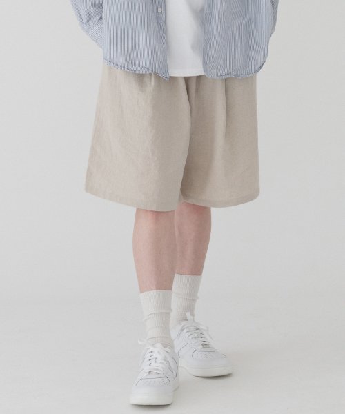 Comfortable льняные бермуды с одной складкой (Beige)