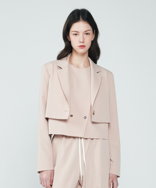 Укороченный однобортный жакет с острыми лацканами (Pink)