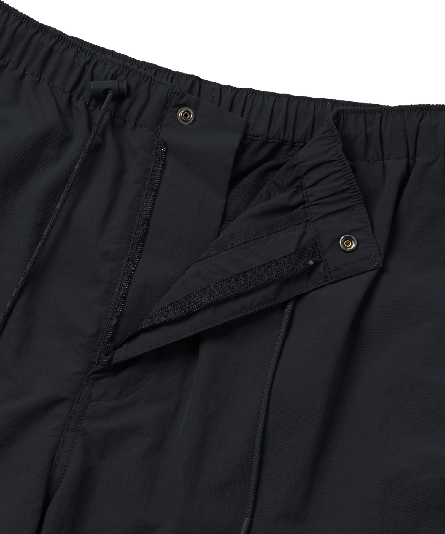 NYLON PARACHUTE PANTS [BLACK]