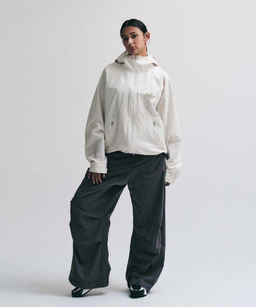 RC LOGO WINDBREAKER [IVORY]