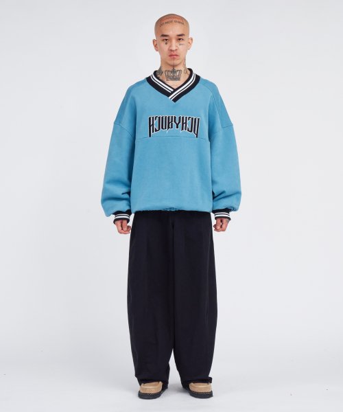 Arch Logo V-Neck Sweatshirt [SKY BLUE]