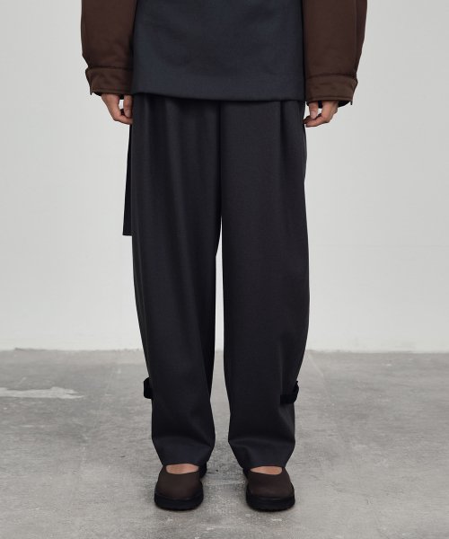 SOLID WIDE TUCK WOOL PANTS_CHARCOAL