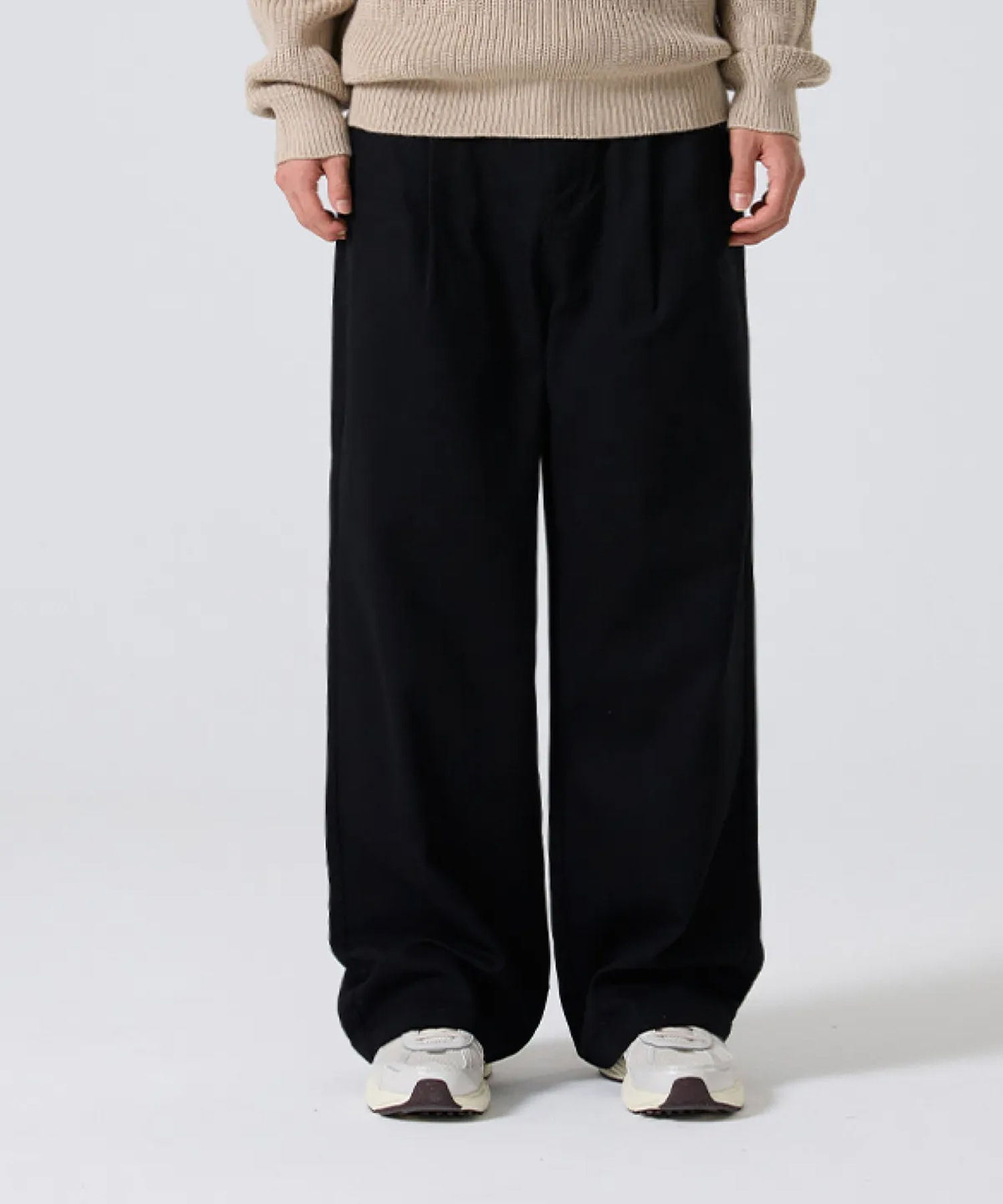 ONE-TUCK WIDE TWILL COTTON BANDING PANTS [BLACK]