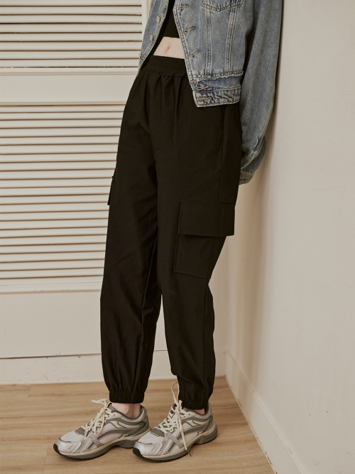 Outside pocket jogger pants