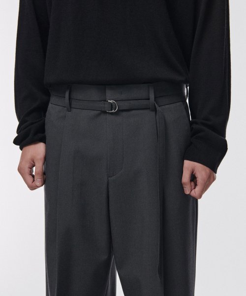 NARROW BELT ONE TUCK WIDE SLACKS [GREY]