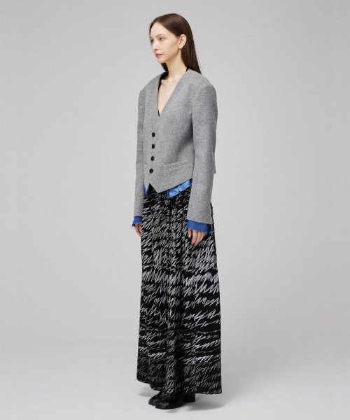 Signature stitch unbalance pin tuck flare slacks
