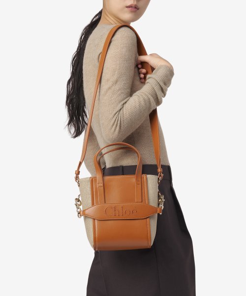 MUSINSA | CHLOE Women's Sense Logo Small Tote Bag - Caramel