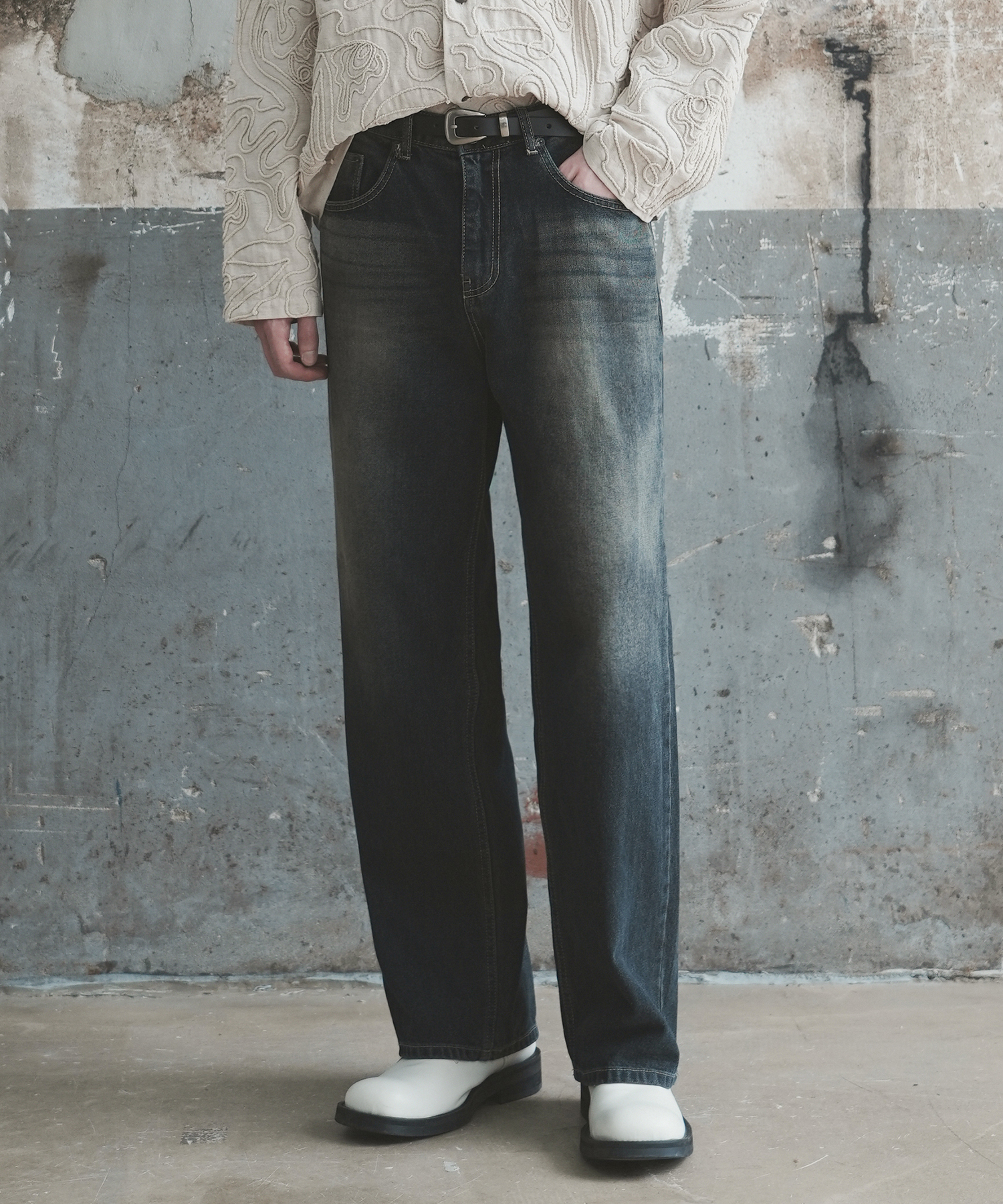 Джинсы M210 DIRTY OIL WASHED DENIM PANTS_DEEP BLUE [укороченные]