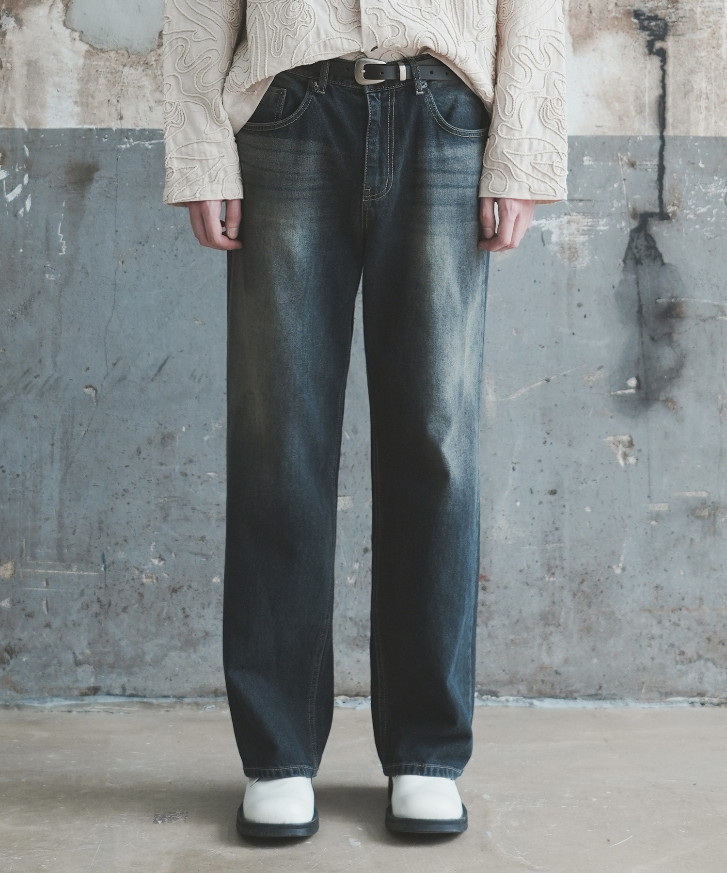 Джинсы M210 DIRTY OIL WASHED DENIM PANTS_DEEP BLUE [укороченные]