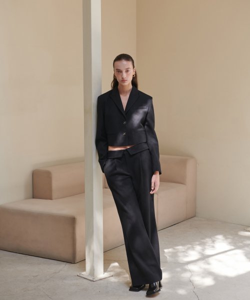 CROPPED WOOL JACKET (BLACK)
