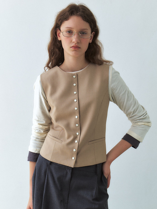 Укороченный шерстяной жилет на кнопках - Beige
