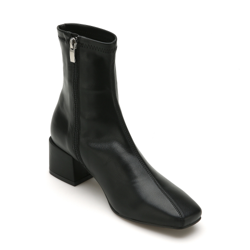 Square toe clearance ankle boots