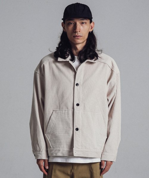 Вельветовый куртка-тракер 8W с карманом кенгуру Cream Beige