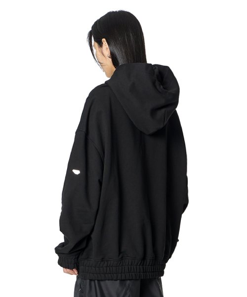Embossed shoulders Hoodie (BLACK)