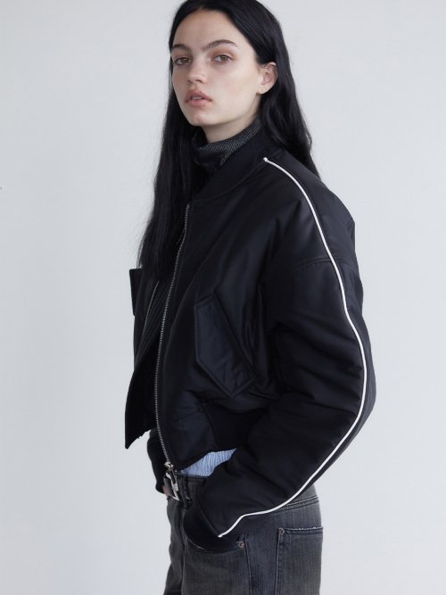 Укороченный бомбер Line - Black