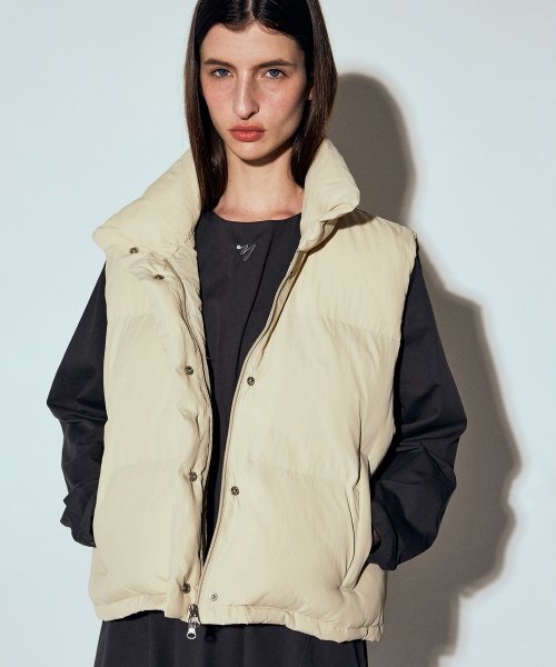 NN SHORT PADDING VEST_LIGHT BEIGE