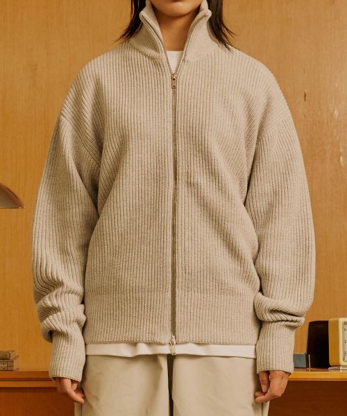 RESORT PULL ZIP UP (LIGHT GREY)