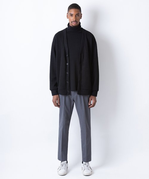 Свободный кардиган со спущенным плечом (BLACK)