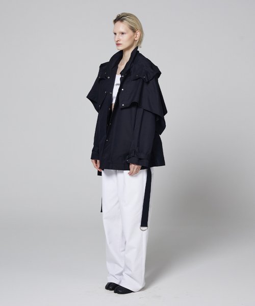 Short trench coat
