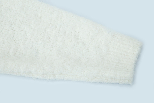 Wool Boucle V-neck Pullover - white