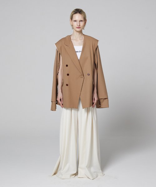 Signature off sleeve origami blazer