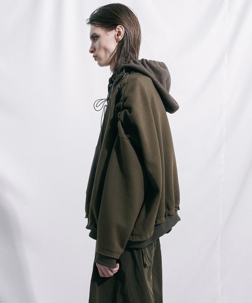 Плиссированный худи с объёмными плечами Khaki