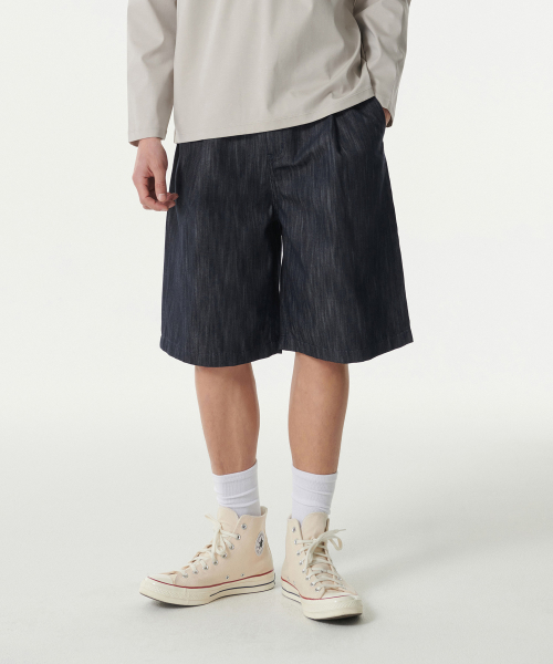 VERTICAL SLUB ONE TUCK широкий дэним шорты [DARK INDIGO]