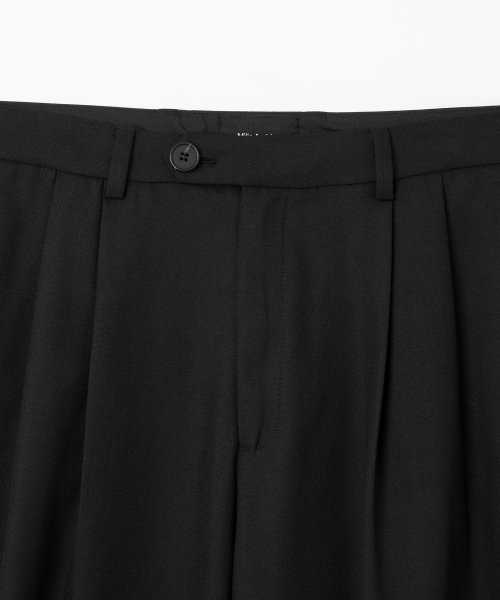 Брюки regular fit с двумя защипами [Black]