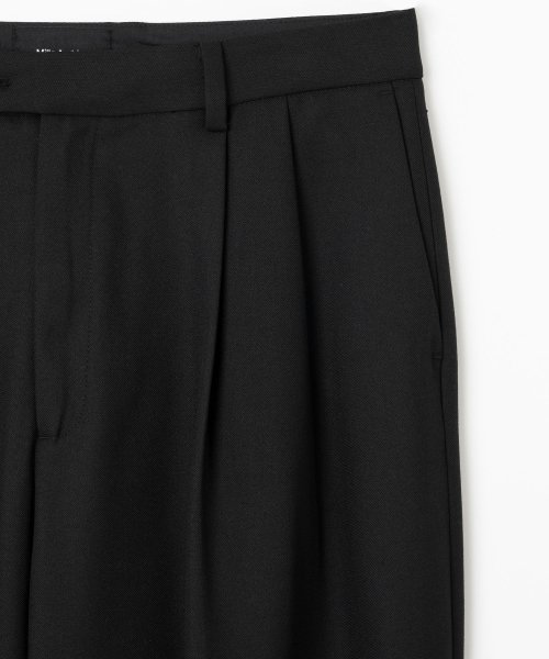 Брюки regular fit с двумя защипами [Black]