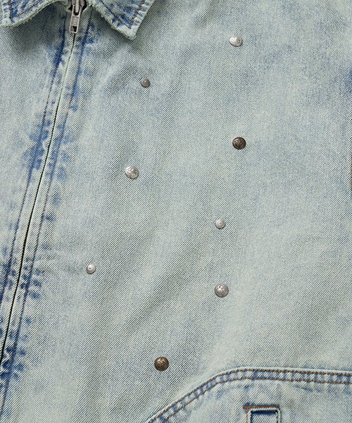 STUDDED DENIM JACKET (L.DENIM)