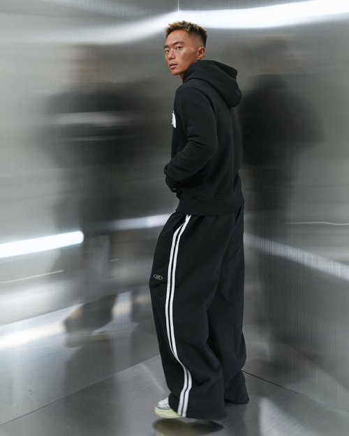 BORNTOWIN PATCH MUSCLE FIT HOODIE [BLACK]