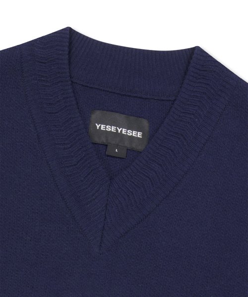 One Pocket Knitted V-Neck Vest Navy