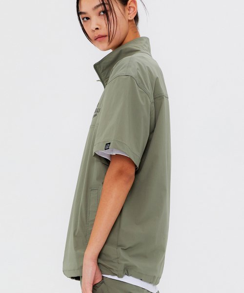 CIRCLE ARCH HALF ZIP ANORAK - Хаки